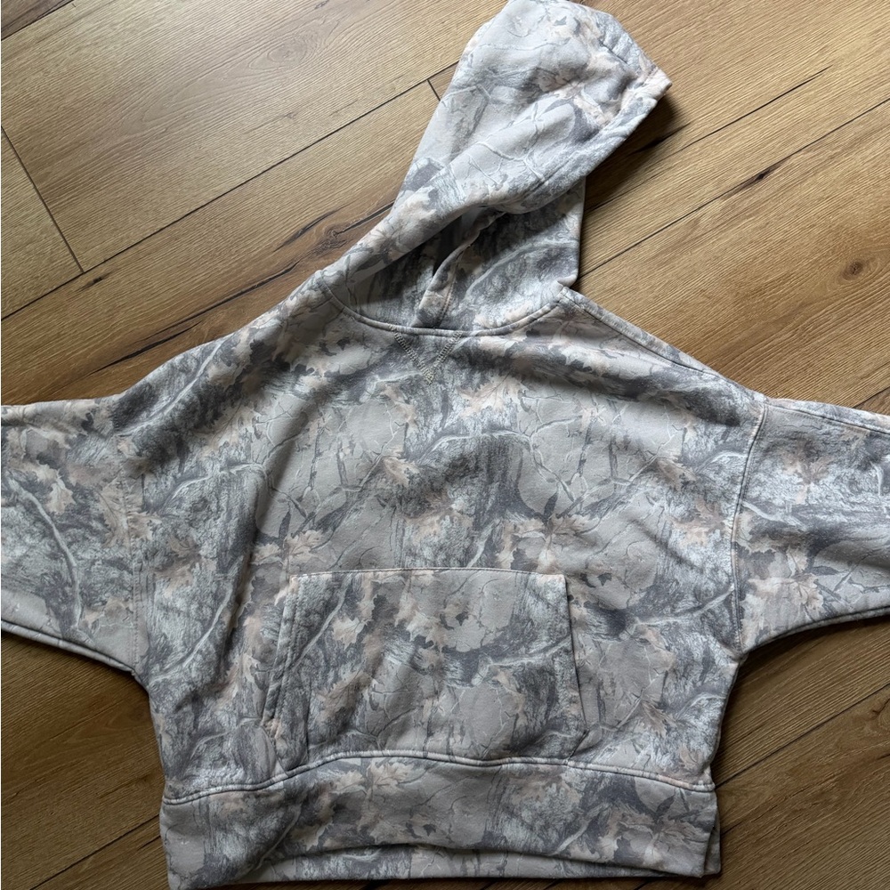Women’s camo hoodie